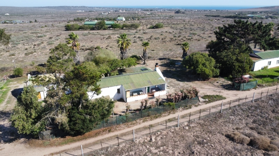 18 Bedroom Property for Sale in Trekoskraal Western Cape